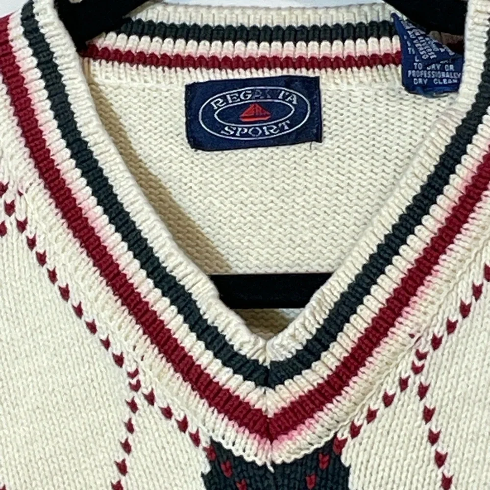 Regatta Sport Men’s large Cotton VNeck sweater Cream Red Green Festive Christmas